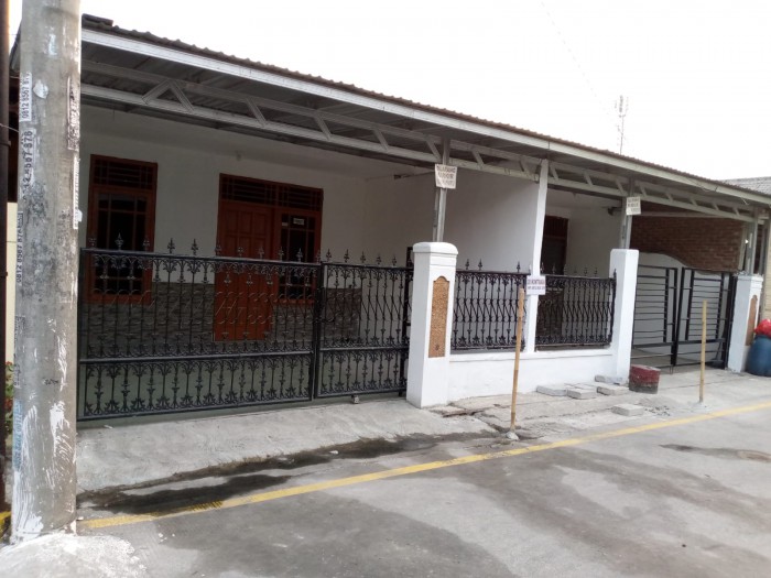 Rumah Disewakan di Jl. Rusa Jababeka Cikarang